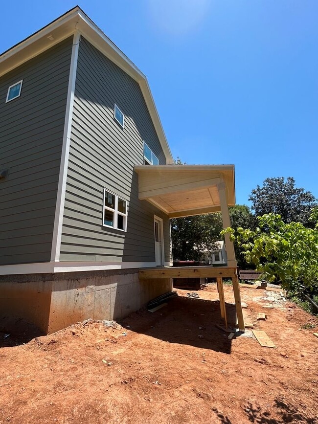 Building Photo - 4 Bedroom New Construction, 1 mile from Campus and Downtown