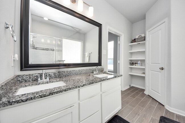 Building Photo - 15307 Davan Springs Dr