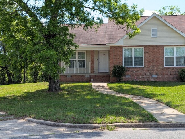 Building Photo - 1304 Montego Ct