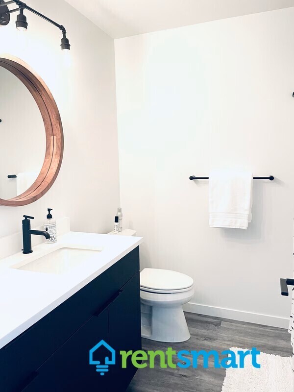 Building Photo - 119 B N 2nd St W