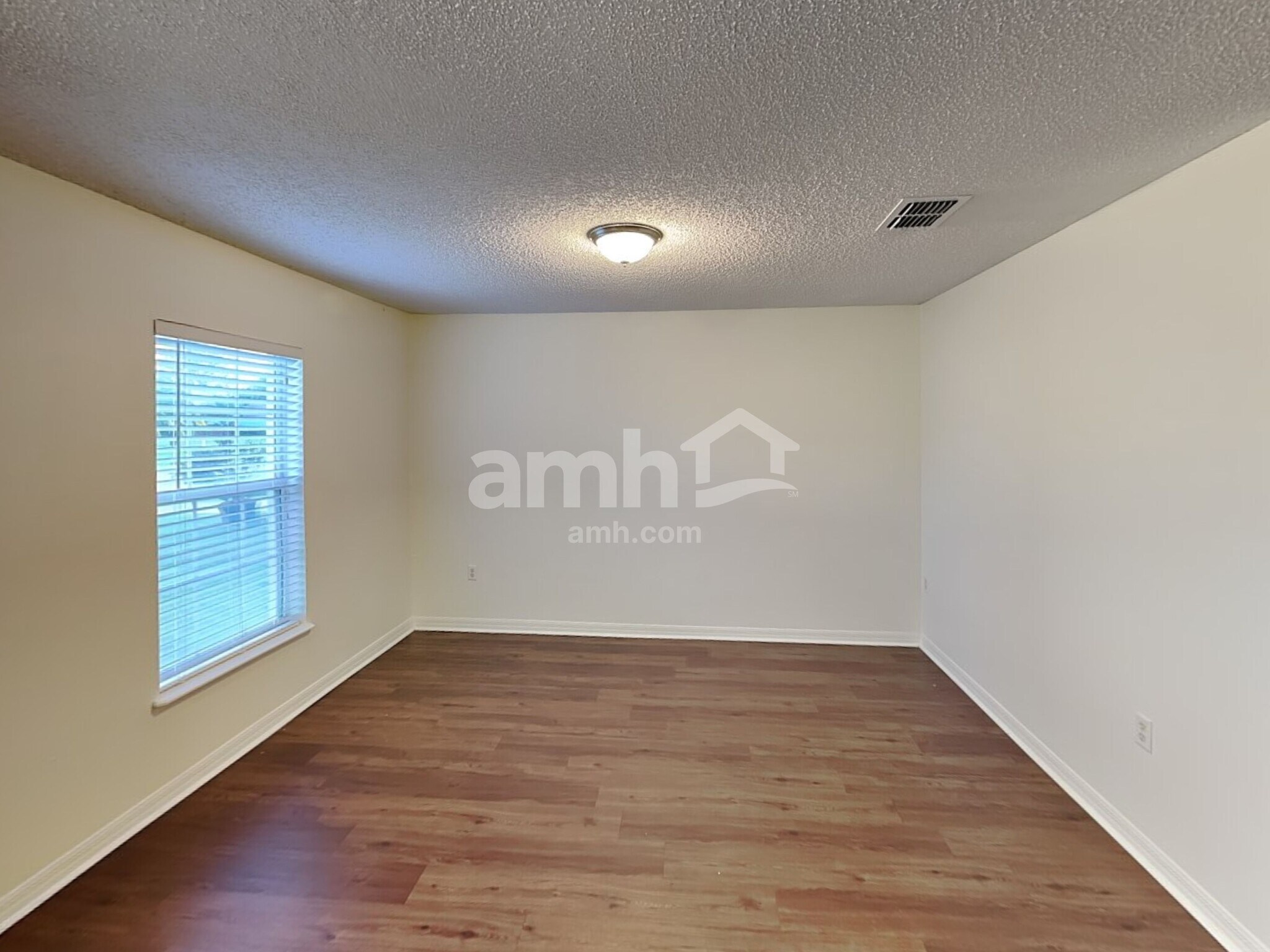 Building Photo - 5523 Ashleigh Park Dr