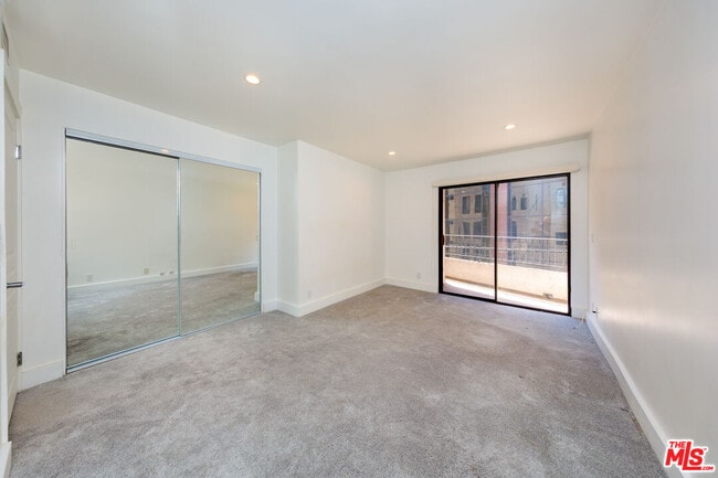 Building Photo - 1633 S Bentley Ave