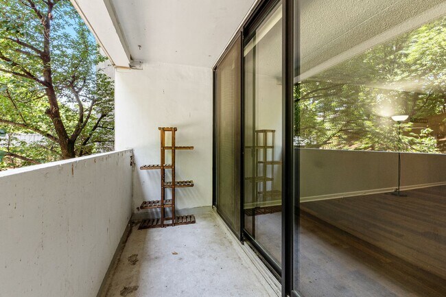 Building Photo - 5911 Edsall Rd