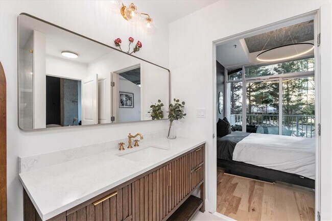 Building Photo - 250 Pharr Rd NE