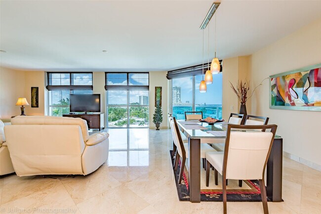 Building Photo - 801 Briny Ave