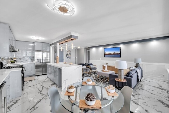 Building Photo - 400 E Randolph St