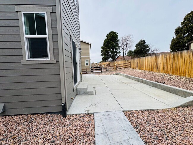 Building Photo - 5642 Heathland Terrace