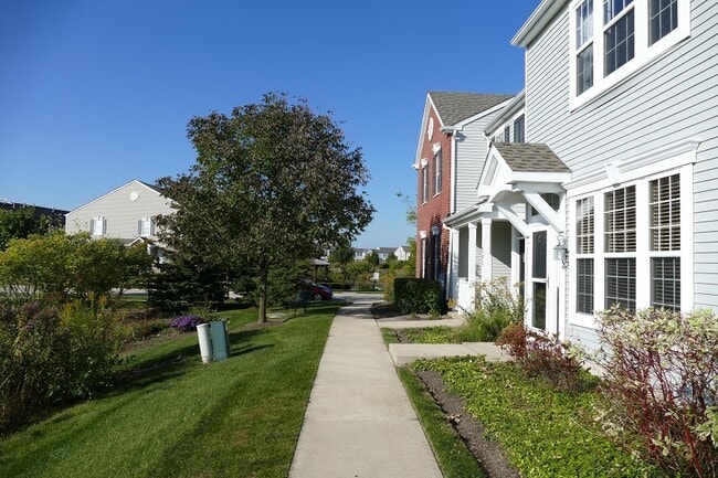 Building Photo - 205 Springbrook Trail S