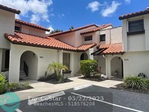 Building Photo - 5845 Fox Hollow Dr