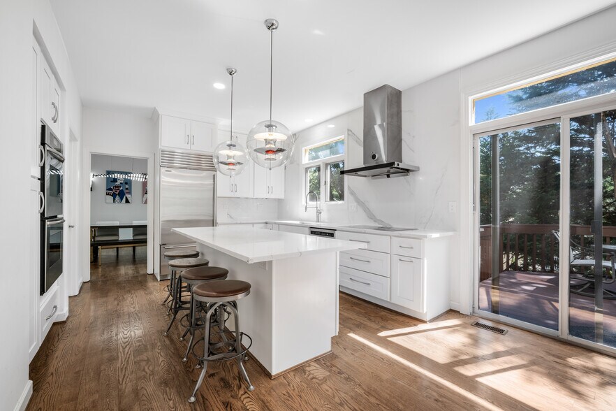 Kitchen - 7624 Wheatcroft Ct