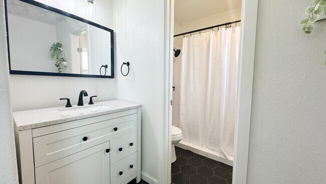 Building Photo - The Graduate Apartments