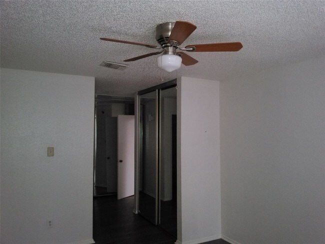 Building Photo - 12208 Copper Tree Pvt Ln