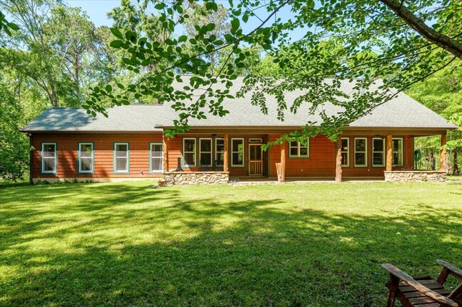 Primary Photo - Charming 2 Bed, 2 Bath Custom Ranch on 5 P...