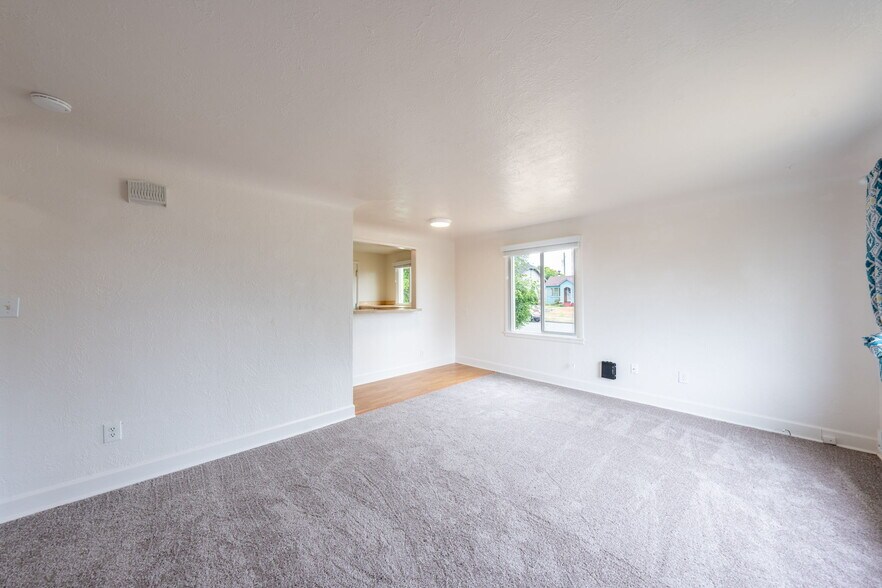 Building Photo - 851 S 54th St
