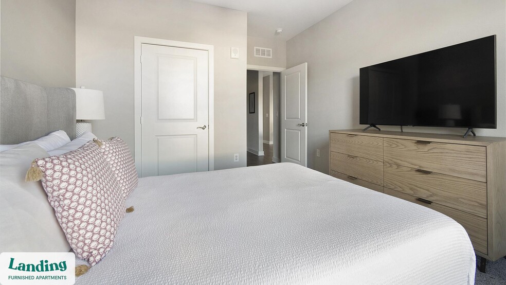 Building Photo - 215 Hunters Lk Wy