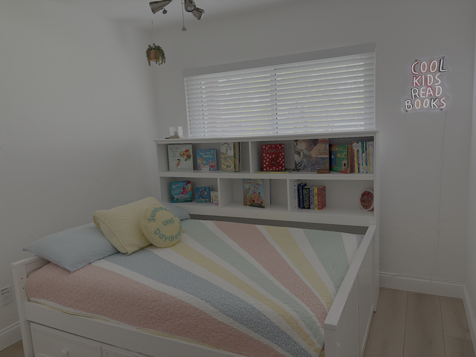 Building Photo - 262 43rd Ave NE