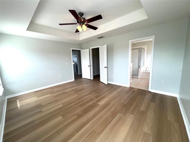 Building Photo - 10631 Shady Preserve Dr