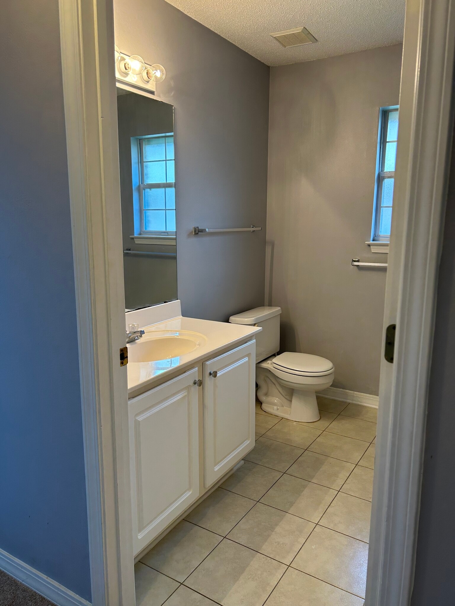 Building Photo - 4639 Sunsail Cir