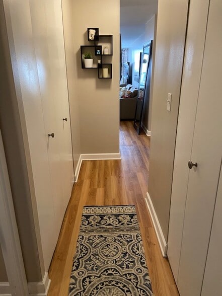 Entry - 1636 N Wells St