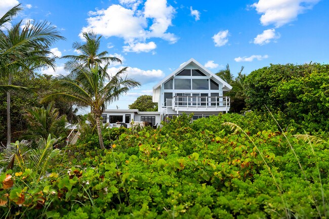 Building Photo - 2330 N Ocean Blvd