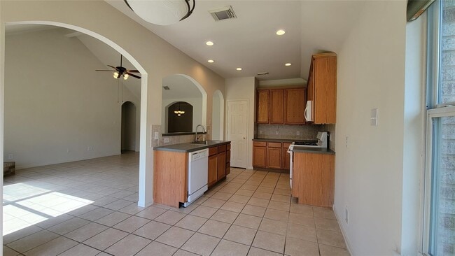 Building Photo - 4822 Bonny Loch Ln