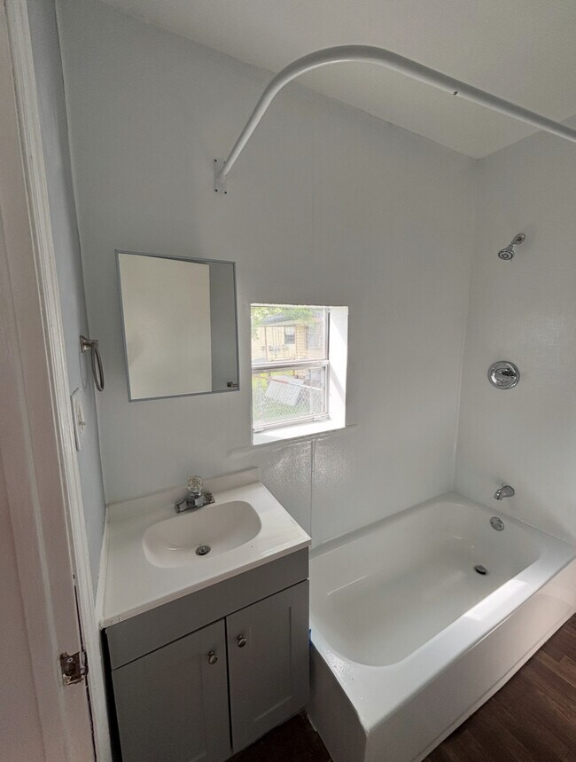 Building Photo - 1128 Alabama Ave