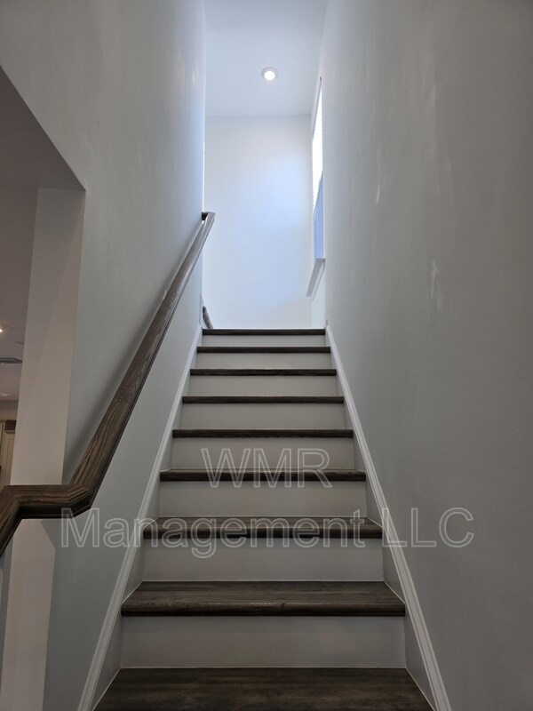 Building Photo - 1846 Teachers House Rd NW