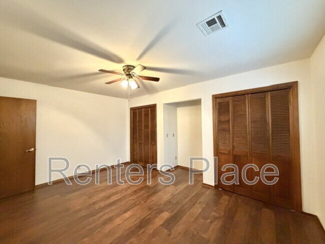Building Photo - 319 W 33rd St