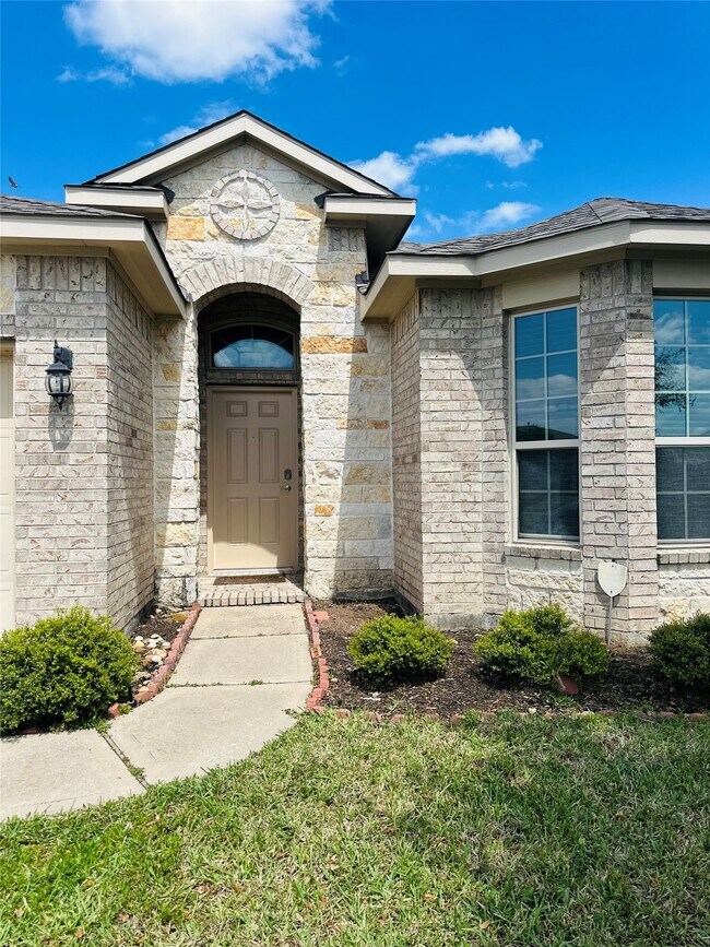 Building Photo - 5202 Lilac Hollow Ln