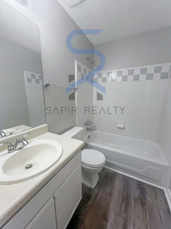 Building Photo - Move-In Special!  Move in on or before Nov...