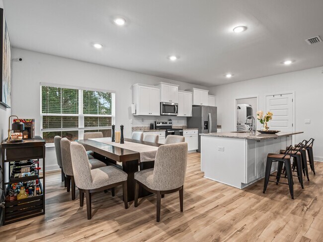 Building Photo - 15 Arden Rd