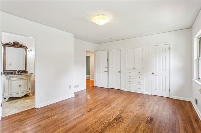 Building Photo - 3292 Ferncliff Pl NE