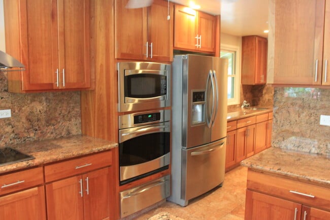 Building Photo - 4505 Kolohala St