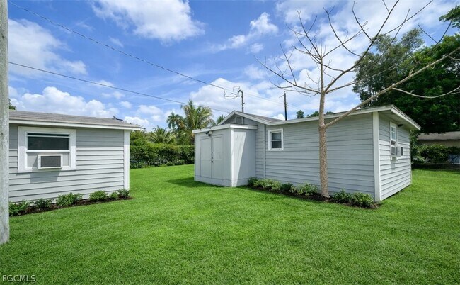 Building Photo - 719 Burdick Ave