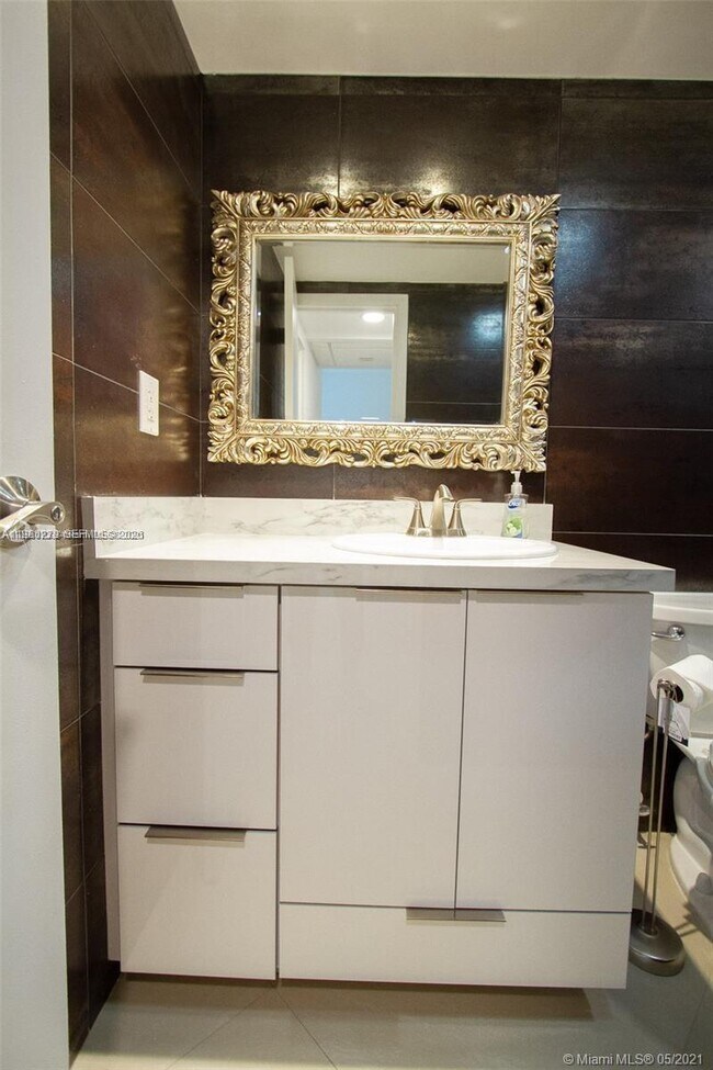 Building Photo - 3801 Ocean Dr