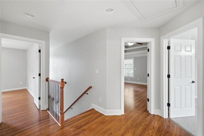 Building Photo - 518 S Fortune Way