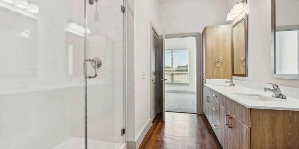 Building Photo - 5332 Trinity River Trl
