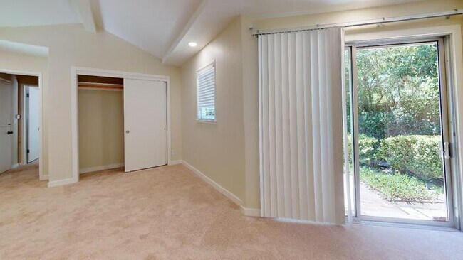 Building Photo - 4110 El Bosque Dr