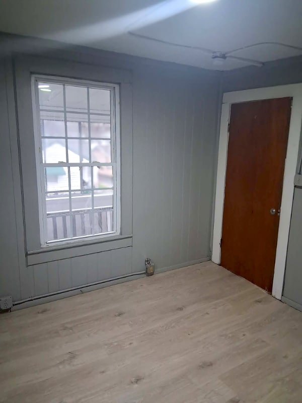 Building Photo - 325 Apple St