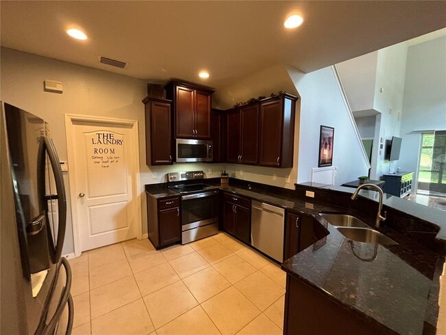 Building Photo - 2125 Lennox Dale Ln