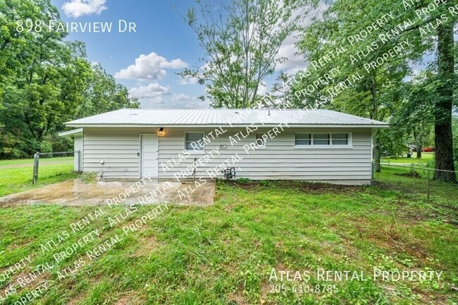 Building Photo - 898 Fairview Dr NE