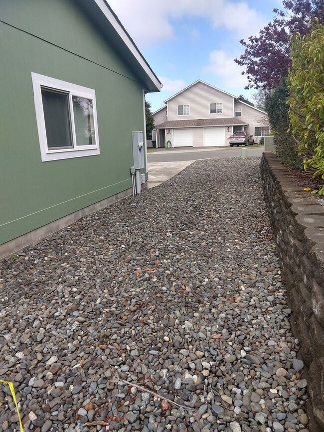 Building Photo - COMING SOON! NOW TAKING APPLICATIONS! An Outdoor Entertainer's Dream on the Majestic Oregon Coast!