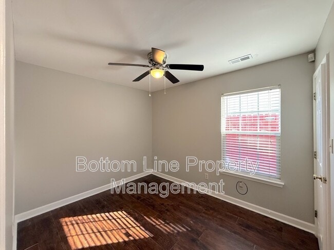 Building Photo - 511 Kingville Dr