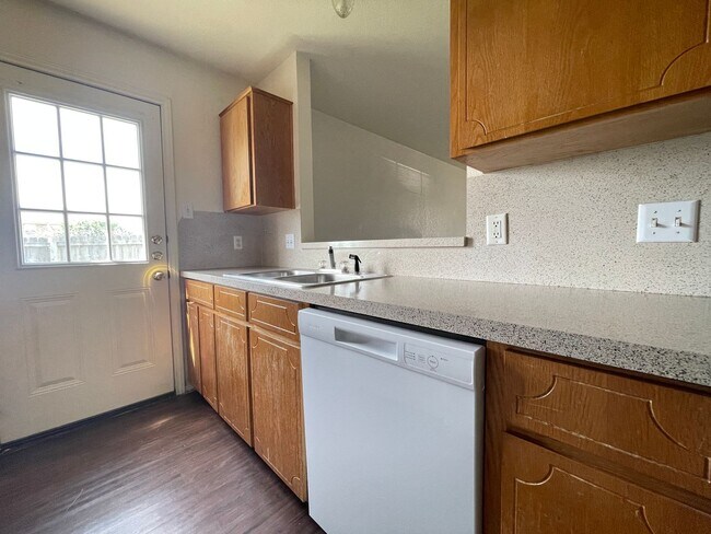 Building Photo - 1706 Tanner Cir