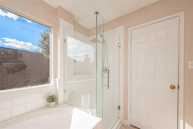 Building Photo - 20519 Westfield Estates Dr