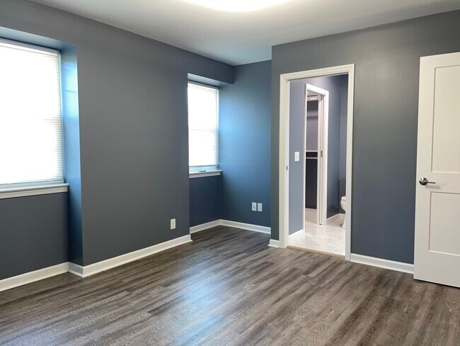 Master bedroom - 1010 Country Club Rd
