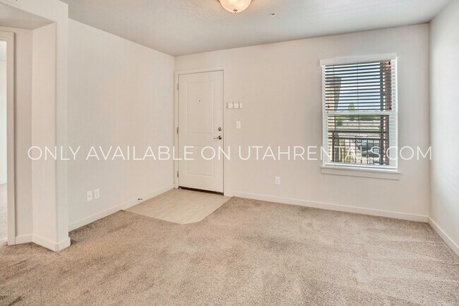 Building Photo - 1081 W 993 N