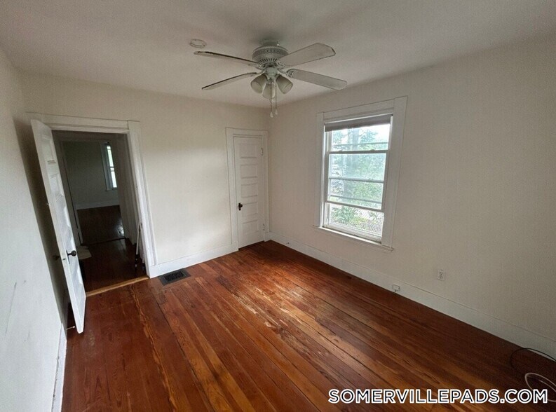 Building Photo - 27R Albion St