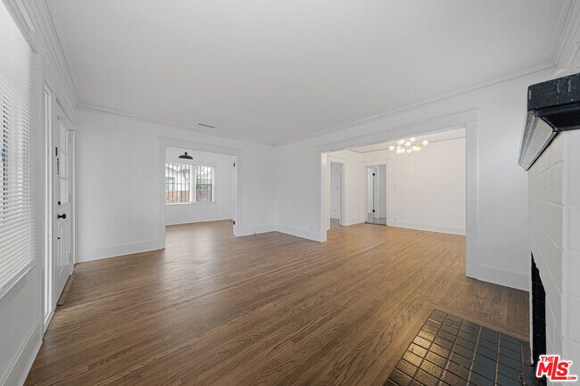 Building Photo - 235 Joy St