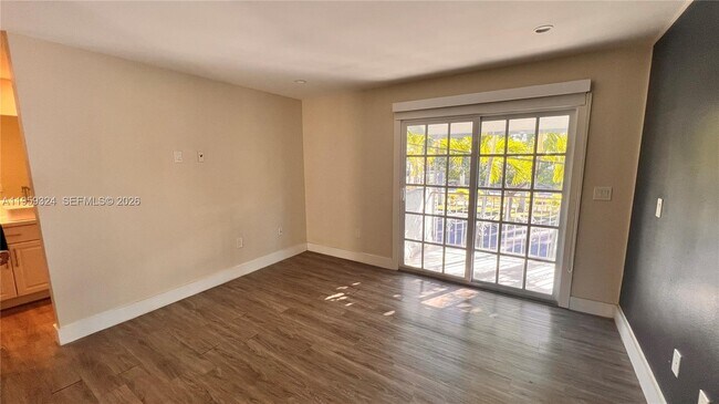 Building Photo - 3538 SW 17th St